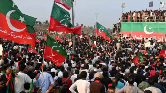 Pakistan: As PTI protests continue in Islamabad and Rawalpindi, mobile services have been banned for the third day.